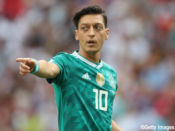 エジルの代表引退理由はトルコ問題 年俸やプレースタイルを解説 動画