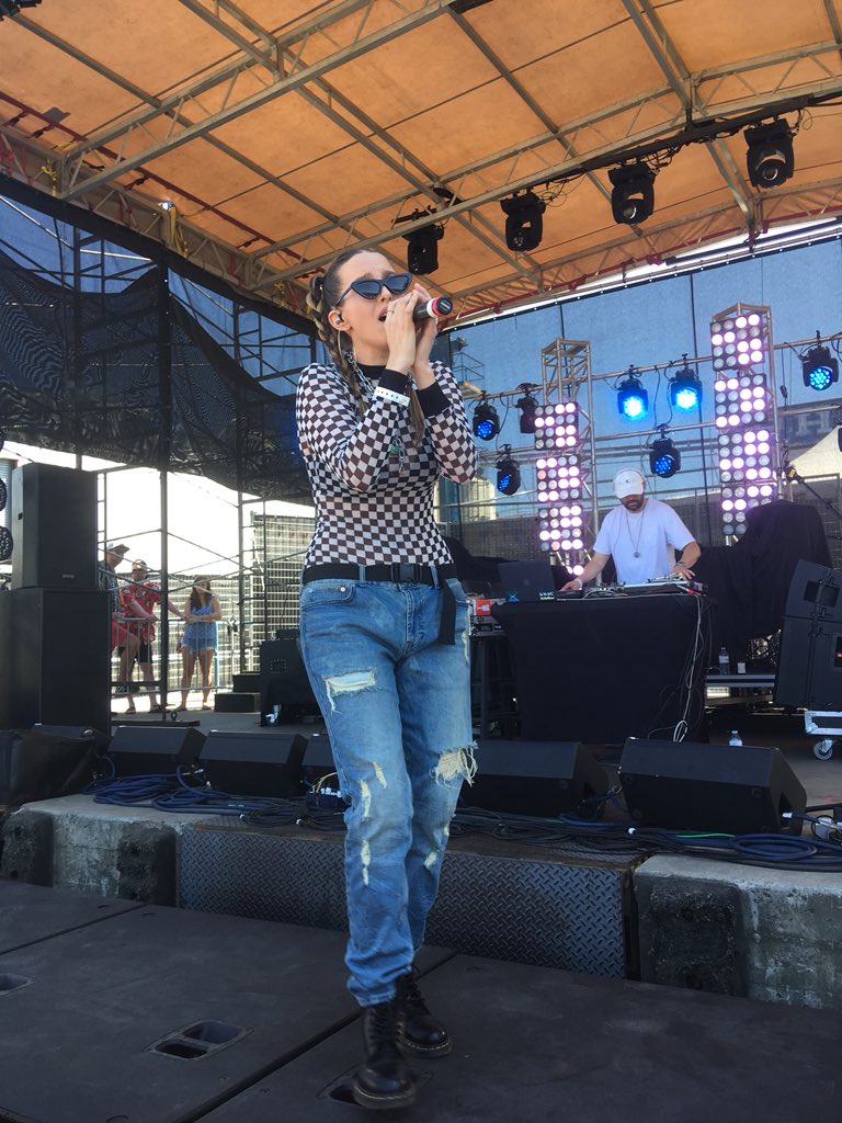 backyardwkndr's tweet photo. Big ups to @weareliinks for a killer set in the Sunday ☀️ at #PBW2018! ⛓🎤⛓ @Westwood_label #theweekender #backyardweekender #atomiqueevents #day3 #sundayfunday #liinks https://t.co/CBVwMjjIlz