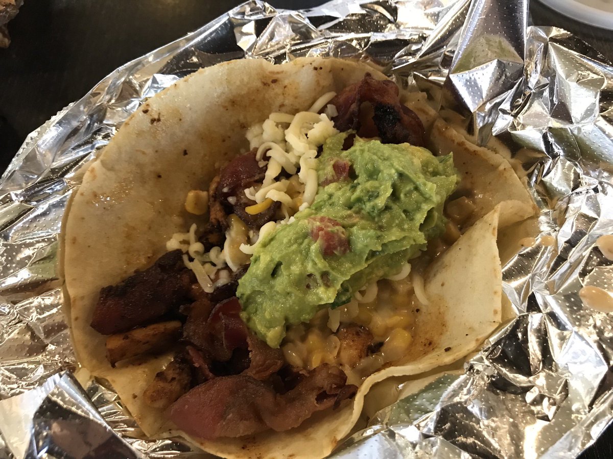 kel_lemons's tweet photo. I couldn’t leave College Station without one more trip to Fuego. #tacos #magiccookie https://t.co/XPWkCudfQH