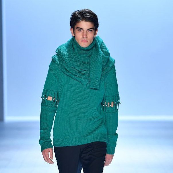 hauturely's tweet photo. Chris Ran Lin at St. George NexGen Resort 2019 #MBFW #StGeorgeNexGen #ChrisRanLin 💋Download Hauturely on the App or Play store https://t.co/b6mGUtbMeF https://t.co/EYAZsQ4DZY