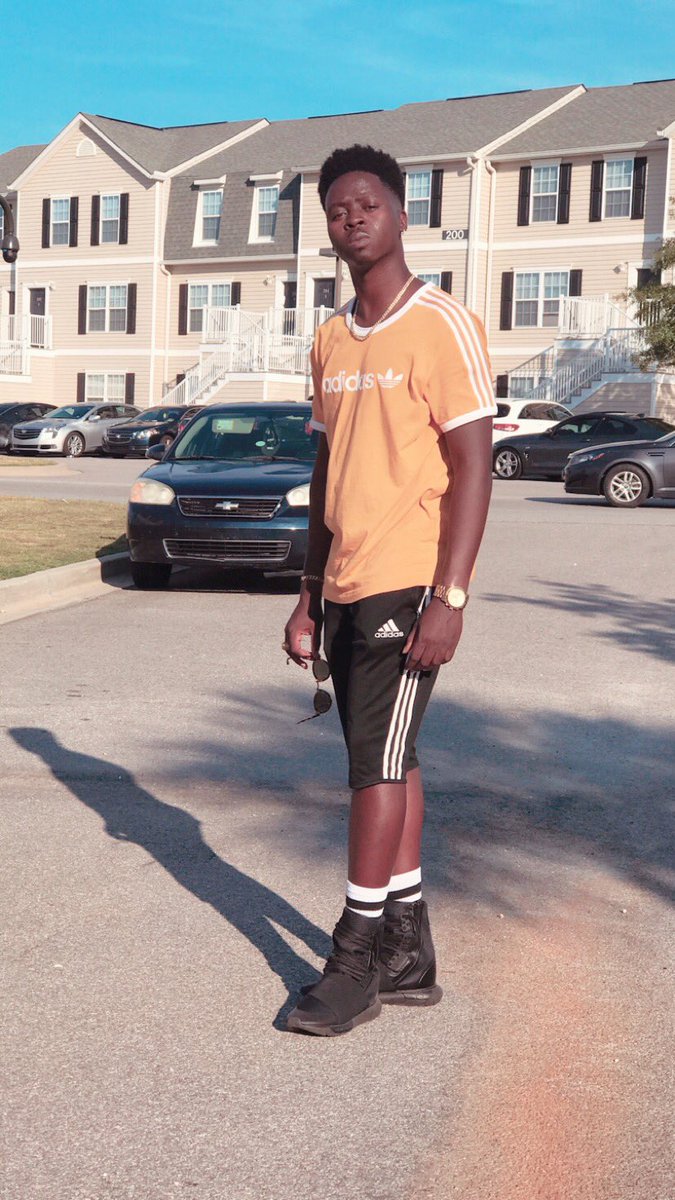 _MrBruceWayne's tweet photo. Trying to make it on an @adidasoriginals poster ๐
#BAC #BACWeekend2018 #AdidasPleaseGiveAlphasAContract #illBuyAllTheNalia https://t.co/KsiwxXX7eO