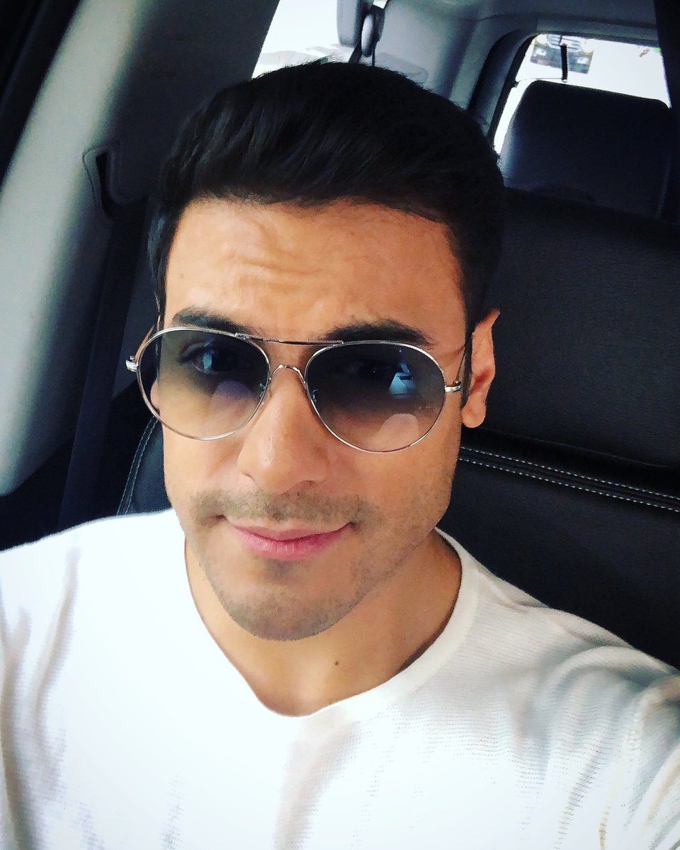 AdriBrcenas's tweet photo. @_CarlosRivera @PremiosJuventud "@_CarlosRivera:Rumbo a @PremiosJuventud https://t.co/s6mE1KxW2L"