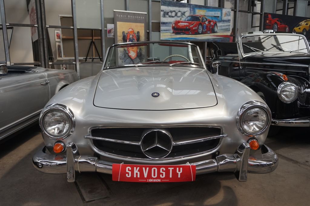 Zpravyzmesta's tweet photo. Víkendové Skvosty s vůní benzínu. Silné zastoupení měl Mercedes. Jejich tunerská sekce AMG letos slaví 50 let. Ale myslím, že ty starší káry jsou mnohem hezčí.
#AMG #AMG50 #Mercedes
#VikendvPlzni #Skvostysvunibenzinu #skvosty #Plzen #Pilsen #veterans #classiccar #oldcar #Legendy https://t.co/j2Kmlf8uxB