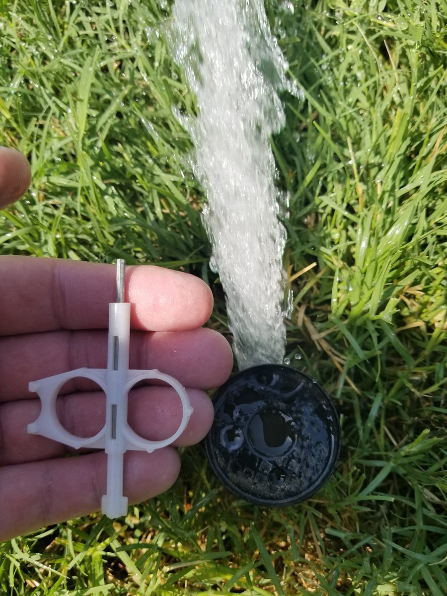 KeithMalinak's tweet photo. On the left is a properly functioning sprinkler head.
On the right is a sprinkler head that WAS working just fine until I tried to adjust the arc & broke it with the lil sprinkler tool thingy.
And who doesn't wait until the hottest day of the year to adjust sprinklers? #FSummer https://t.co/NM5o0GRa1e