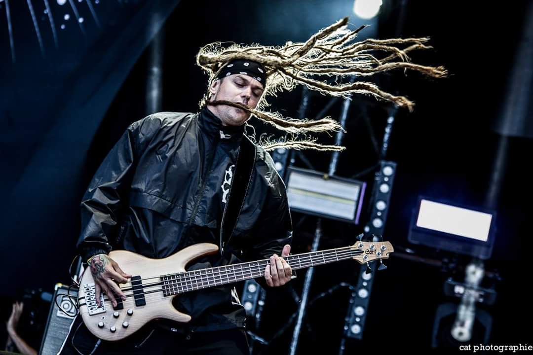 breedmachineoff's tweet photo. 📸:Cat #breedmachine #frenchmetal #metal #neodeathcore #deathcore #live #stage #tour #decepticons #tattoo #tatouage #ink #inked #fest #wayoflife #singer #crowd #picoftheday #light #bass #drum #guitar #dread #locks #wayoflife #cort #public #bagarre #album #hellfest https://t.co/wq6gCIG5Se