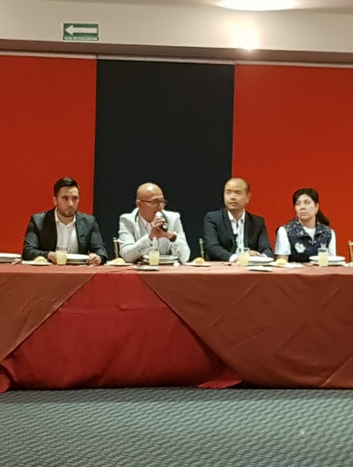 SEPHidalgo's tweet photo. Agradecemos a @YoshioCF titular de @juventudHGO por el apoyo brindado en las actividades de la Convivencia Cultural Estatal para nuestras alumnas y alumnos más destacados de #OCI2018 https://t.co/PStv57l13w