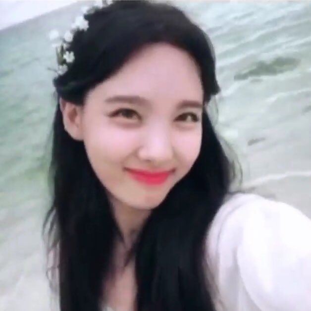 visualnayeons's tweet photo. https://t.co/a8YZEZAdvG