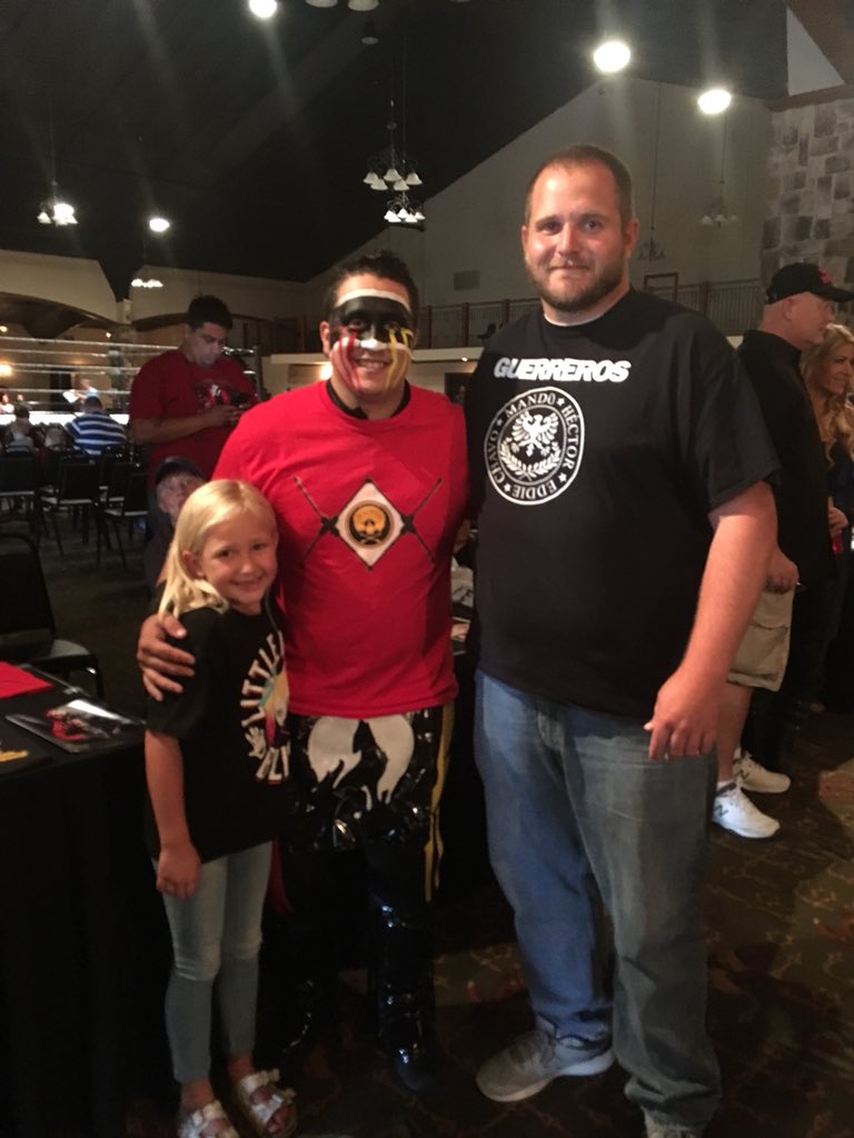 nichols831112's tweet photo. The kids and I with @KyoteJoe #worldclassrevolution https://t.co/weePNwDhC5