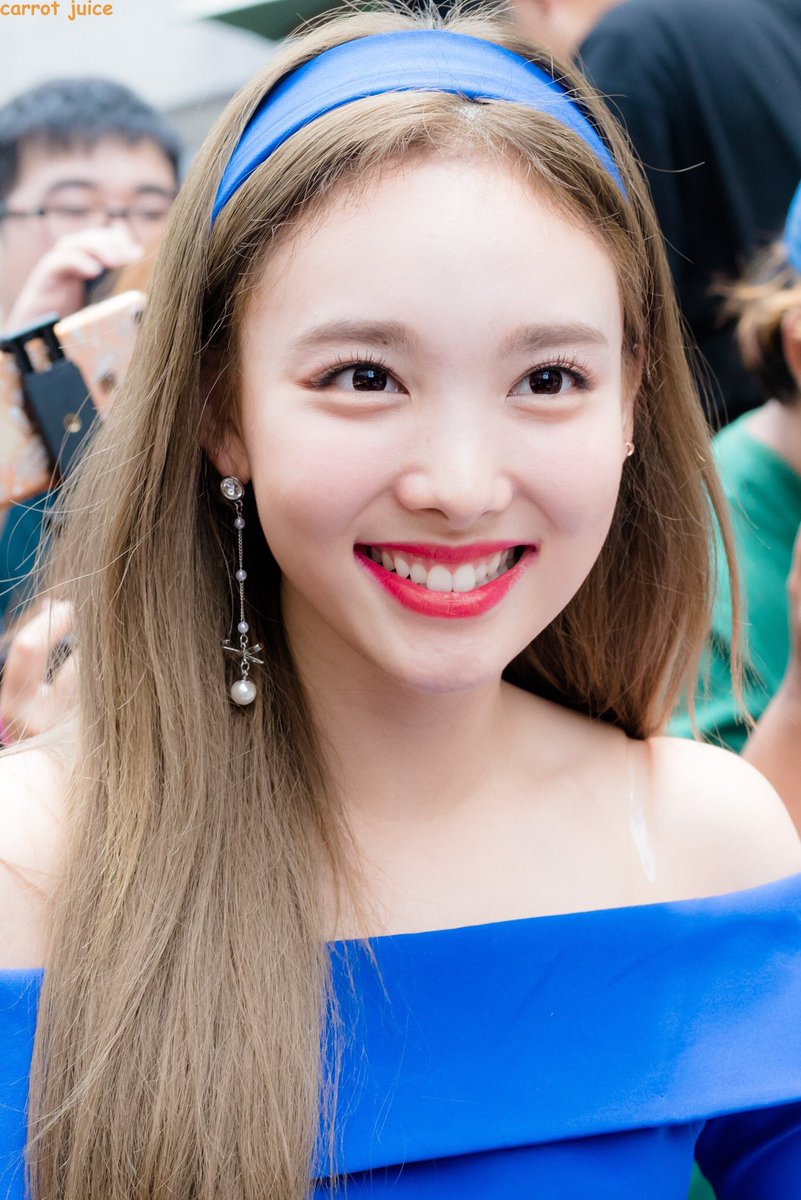 visualnayeons's tweet photo. https://t.co/b1sbYuDTLo