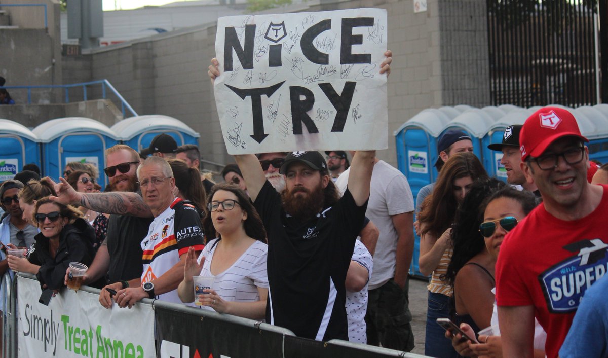 TFCLeafnation's tweet photo. Pics from yesterdays #beergarden @TOwolfpack #RunWithThePack @RochdaleHornets #BackTheTeamIn2018 #teamhornets πΊπ @TLCRF80mins #RugbyLeagueAdventures. https://t.co/pPj4eizdvV