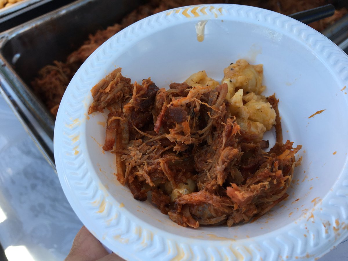 805foodie's tweet image. In light of that last tweet, here are the restaurants NOT serving seafood at @ci_maritime Museum’s #Chowderfest today in Oxnard: @VenturaBBQCo @stonefiregrill Harbor Mart and @BodyFuelBistro