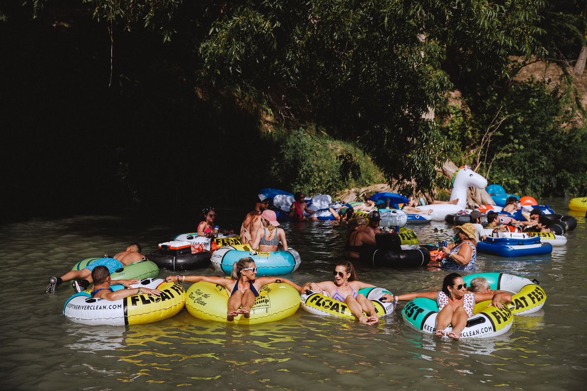 FloatFest's tweet photo. Now that’s what we call a Float Fam #ThisIsFloatFest 🌊🌊🌊😎 https://t.co/7jNwMStoVZ