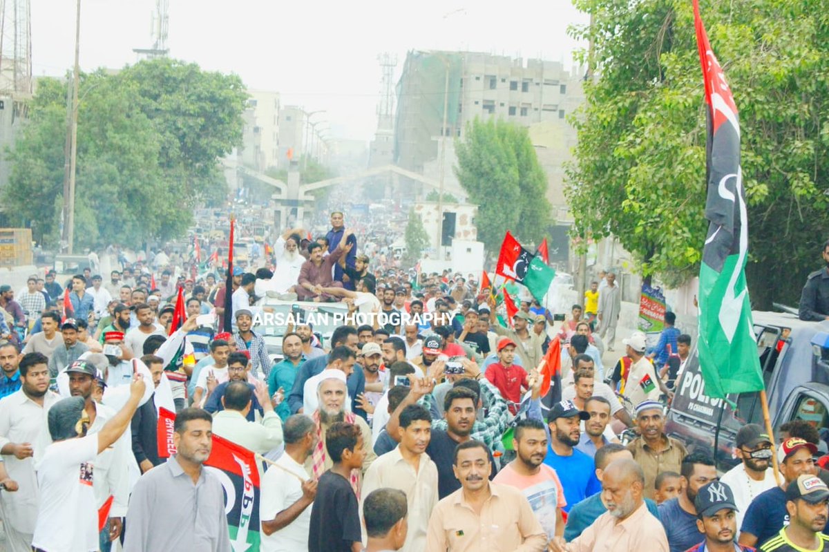 GulHameedPPP's tweet photo. PPP NA-256 Lyari Grand rally: Some call it #MotherofAllRelly, Well Done District South President @khalil_hoat
#LyariBilawalKa
#NA246Lyari
@BBhuttoZardari
@AseefaBZ
@BakhtawarBZ https://t.co/4ooJjPzqMV