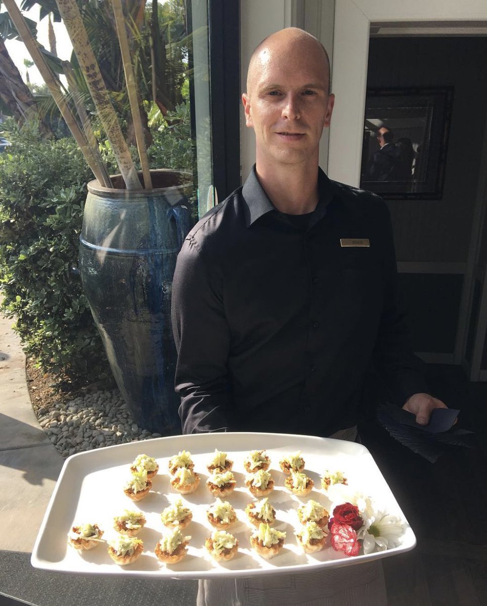 Mmm don't mind if I do 😋 Endless Summer Party #DontStopBaleening