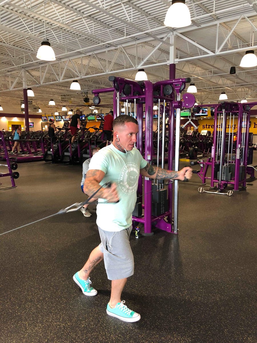 MartyNormanLive's tweet image. Fuck yo couch!!
#outsideissue