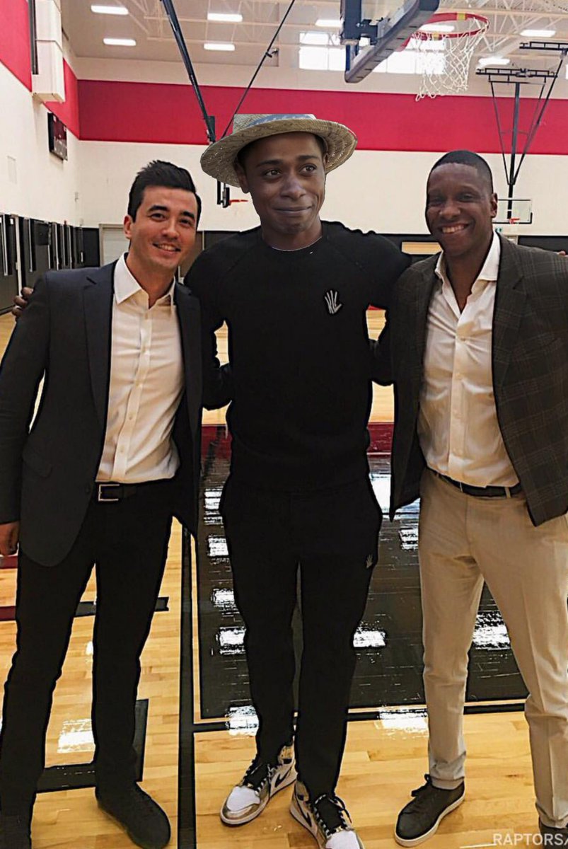 Finally smiling... wait a minute <a href="/kawhileonard/">Kawhi Leonard</a> #Raptors <a href="/WeTheNorth__/">CanadianHoops</a>