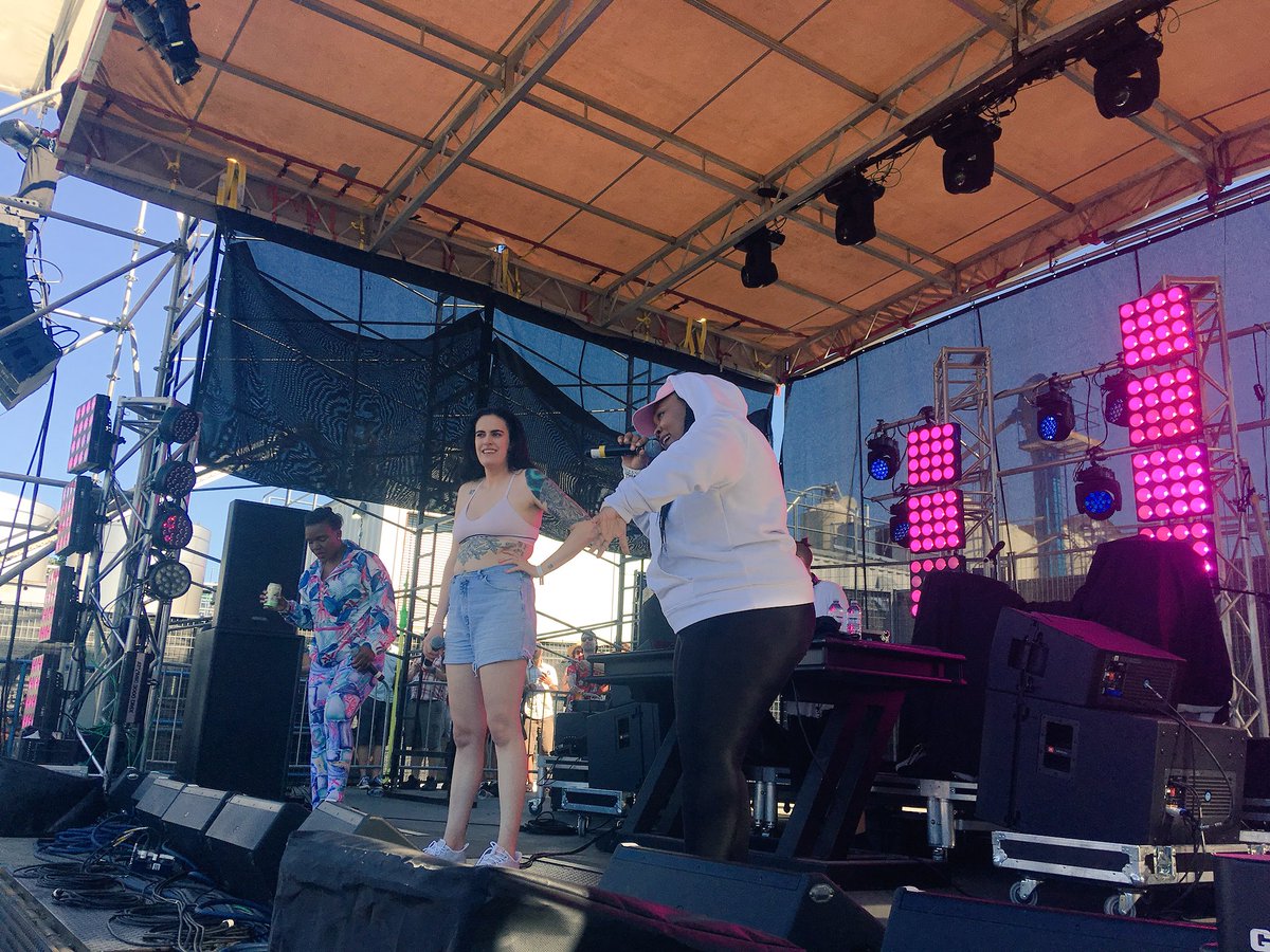 backyardwkndr's tweet photo. @thesororityyz, all female hip hop band, just hit the stage and they’re willllldddd! 👌🏻🔥💯

#PBW2018 #theweekender #atomiqueevents #festivalseason #backyardweekender #daydrinking https://t.co/DhiqChnUWV