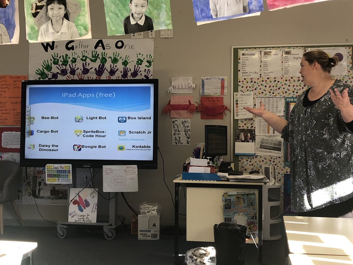 We have cracked the code to coding. #fwpsrobotics <a href="/Genelle029/">Genelle Petruszenko</a> @_TrangLe <a href="/ShaunaghCompton/">Shaunagh Compton</a>  <a href="/denny_kym/">kym.denny</a> Shaunagh getting excited. #peerlearning