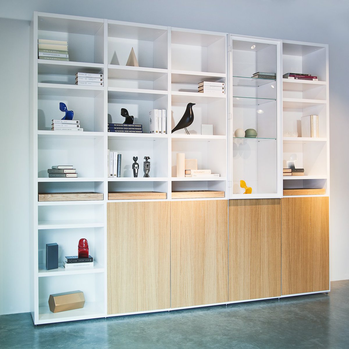 CapuyVE's tweet photo. #EstiloCapuy
El programa Et cetera diseñado por Pagnon & Pelhaître y Ligne Roset ofrece una construcción a la vertical. Se trata de un programa de bibliotecas, enriquecido con las funciones de un mueble de salón: espacios para almacenar y equipamientos de TV e iluminación. https://t.co/syQXx0gKQ1