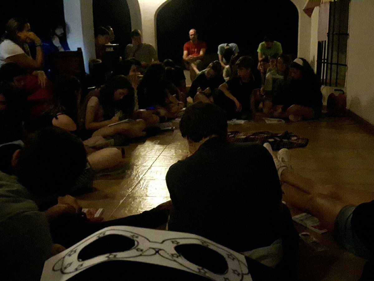 convimarcha's tweet image. Terminamos el día incorporando lo revolucionario de Marcelino a nuestras vidas, viviendo desde la pasión por Dios y la compasión por los demás. En unas gafas, nos comprometemos a ver con la graduación de "la ternura de Dios.@GVXAlicante @GVXMurcia @MaristasCt @GVXvalencia