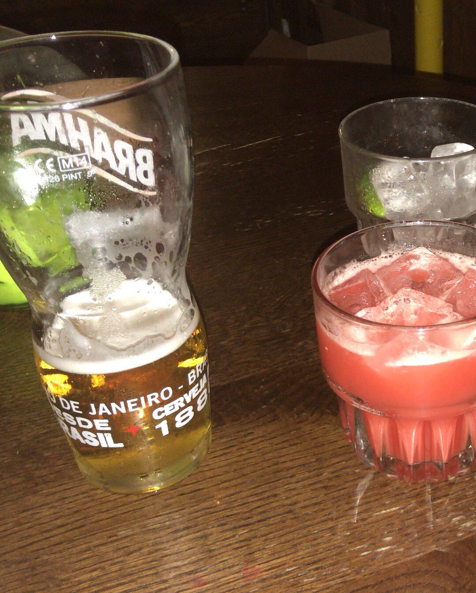 JustJonesy_8's tweet photo. Drinking on a school night! #naughtypeople https://t.co/LaddKtaakS