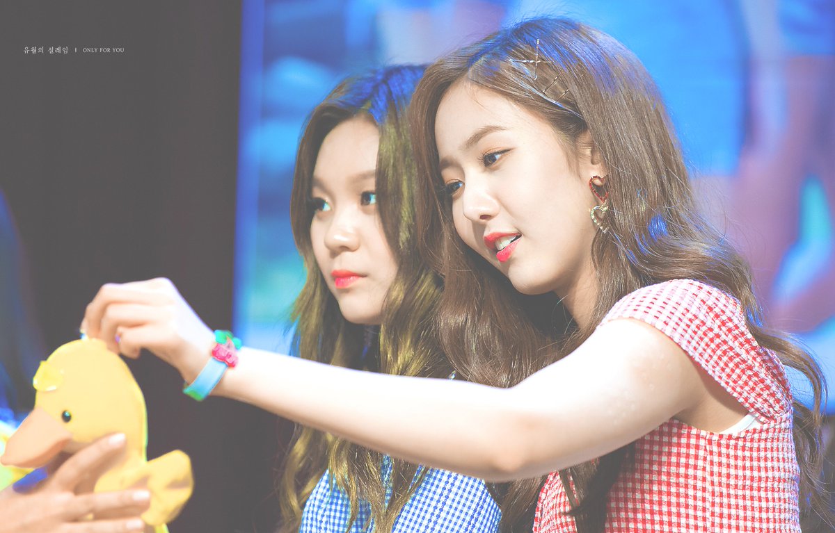 170818

먼 거리도 망설이지 않고 가게되는 이유.

#Gfriend #황은비 #SinB