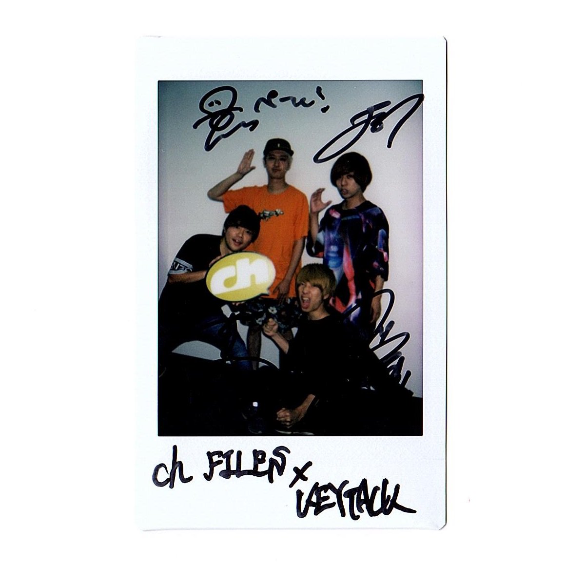 ch_files's tweet photo. 【読者プレゼント】
今月号では夏フェス初心者必見！なお話を #KEYTALK さんにお伺いしました！メンバーのサイン入りチェキを抽選で1名様にプレゼント🎁応募方法はフォロー＆RT。8/19（日）締切です。 https://t.co/cM9tydf0vz