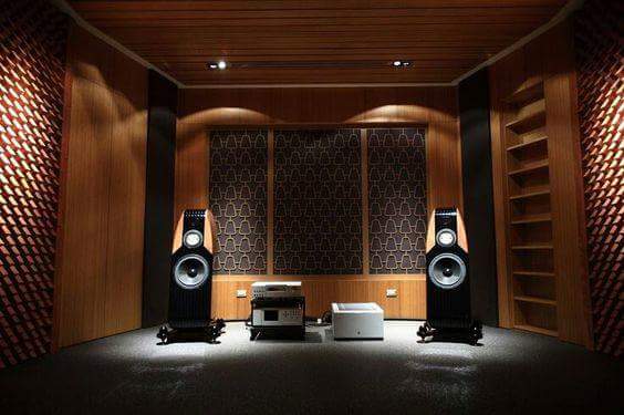 Check out #audiophile #audiolover Dustin Lanterman #musicroom / #listeningroom #mancave hideaway!