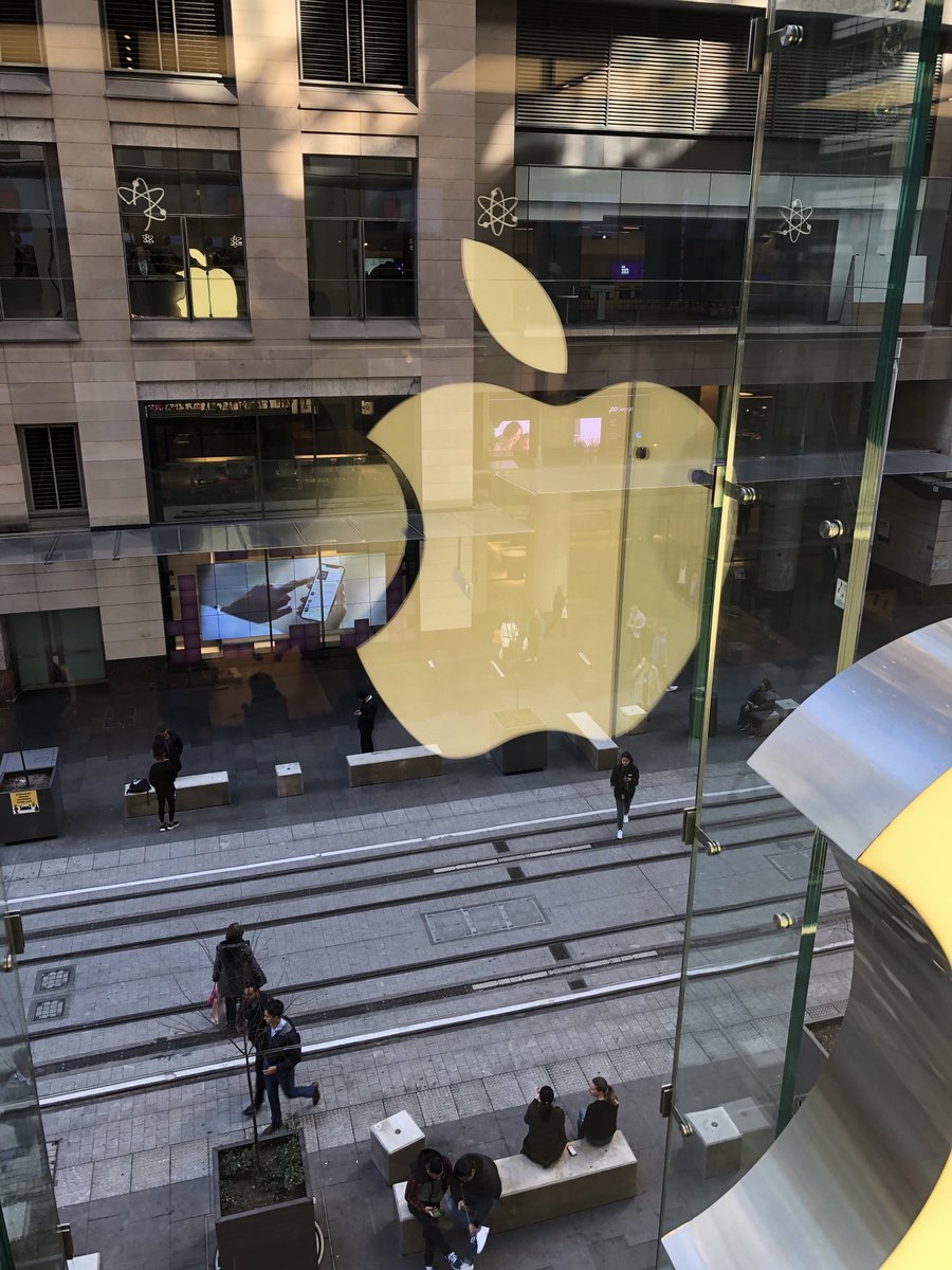 PilotPete's tweet photo. Bummed I couldn’t get to #macstock this year. Have a blast everyone! Stopped by the Sydney Apple Store to get my Mac-Fix this week.  @spsheridan @podfeet @fulkb @johnfbraun @DaveHamilton https://t.co/ampiRXjwu9