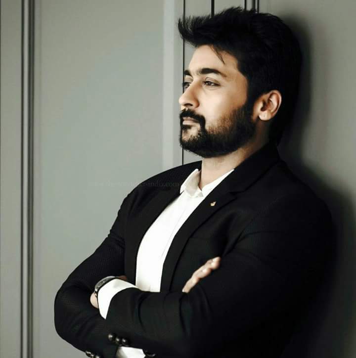 askiTeja's tweet photo. #HBDSuriya @Suriya_offl 😜😎
#CoolActor & #HandsomeHunk
#HappyBirthday @Suriya_offl 🎂🍰 to one of the few people whose birthday I can remember without a Facebook reminder..
#HappyBirthdaySuriya https://t.co/OQySeRiJuA