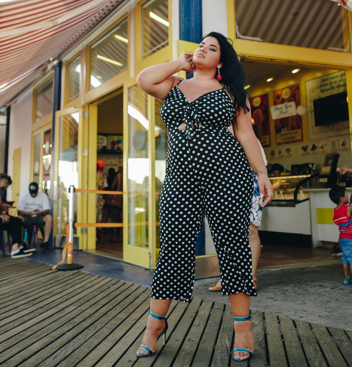 FTFSnaps's tweet photo. Boardwalk babe. 🎡 #FTFsnaps >> https://t.co/JclSjQwhpu https://t.co/6ufU55Jfbb