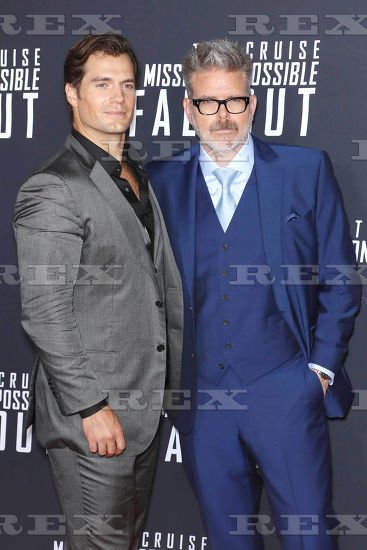 HenryCavillPo's tweet photo. #MIUSPremiere 🇺🇸 |  Outra dupla que deu certo! #HenryCavill e o diretor @chrismcquarrie!--- 📷: REX

#AugustWalker👨🏻⛏ #MissionImpossible #MissionImpossiblefallout #MissaoImpossivel6 #MI6 #TeamHammer #TimeMartelo https://t.co/ASp13Cl4aG