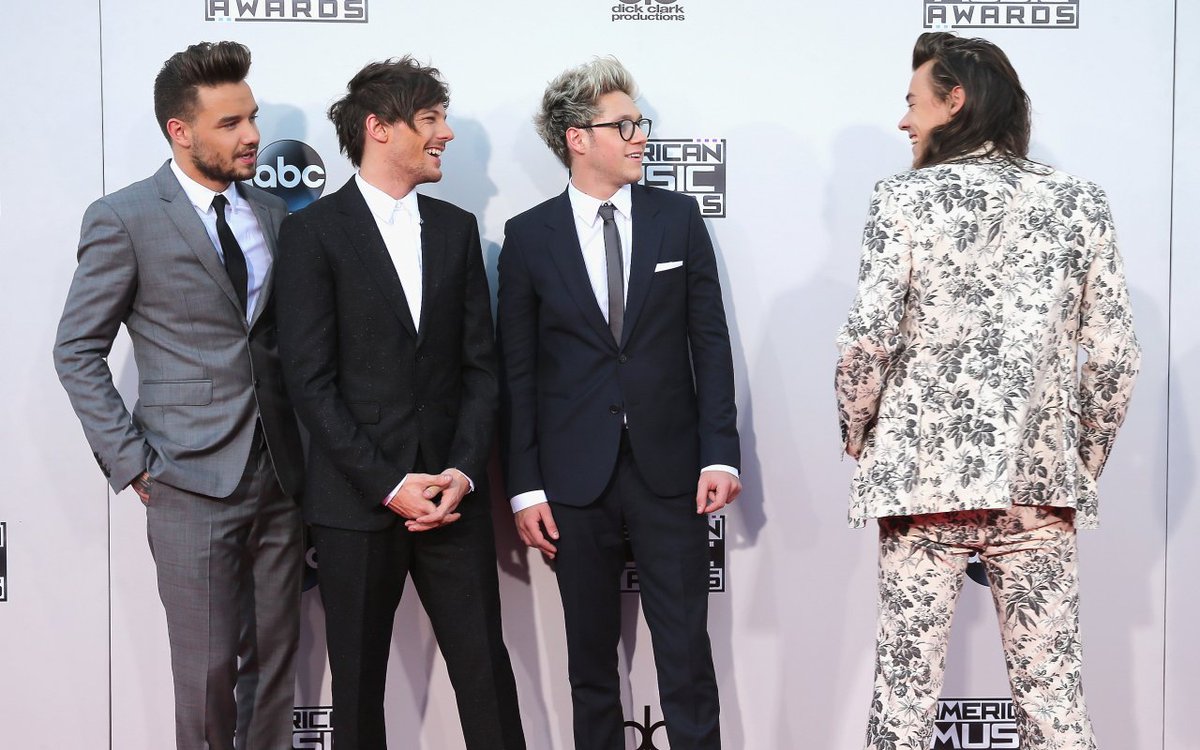 umalesbican's tweet photo. Hoje eu acordei me veio a falta de você saudade de você saudade de você... 

#8YearsOfOneDirection https://t.co/AxcOgNAAvS