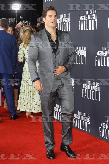 HenryCavillPo's tweet photo. #MIUSPremiere 🇺🇸 |  Mais fotos.... De quem? De quem? #HenryCavill!!! --- 📷: REX

#AugustWalker👨🏻⛏ #MissionImpossible #MissionImpossiblefallout #MissaoImpossivel6 #MI6 #TeamHammer #TimeMartelo https://t.co/YvTIaKBCX8