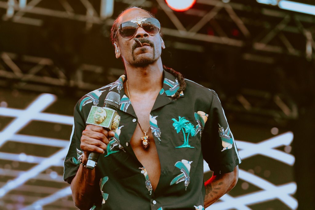 FloatFest's tweet photo. S/o @SnoopDogg for droppin it like it’s hot for us today 🌞🌞🌞🌞 #ThisIsFloatFest https://t.co/lhLBeOPmGs