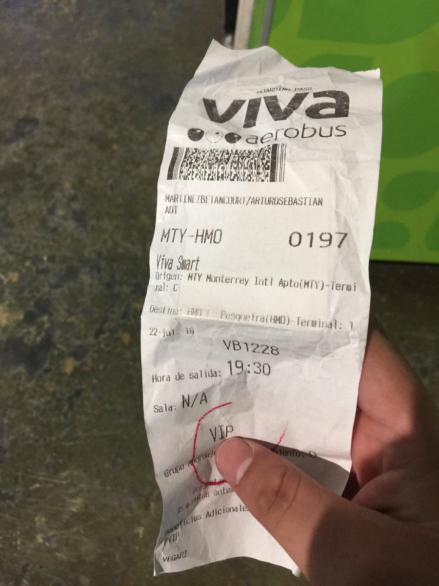 SebastianBetan's tweet photo. Que hueva @VivaAerobus  compre vip para no preocuparme de filas y todo eso y ni siquiera pude subirme por sobre venta, no explican nada y me tienen esperando desde las 6 que llegue y no pude subirme 👎🏻 
En @interjet  nunca eh tenido ese problema, no los vuelvo a traicionar. https://t.co/vjoXVQ2ENr