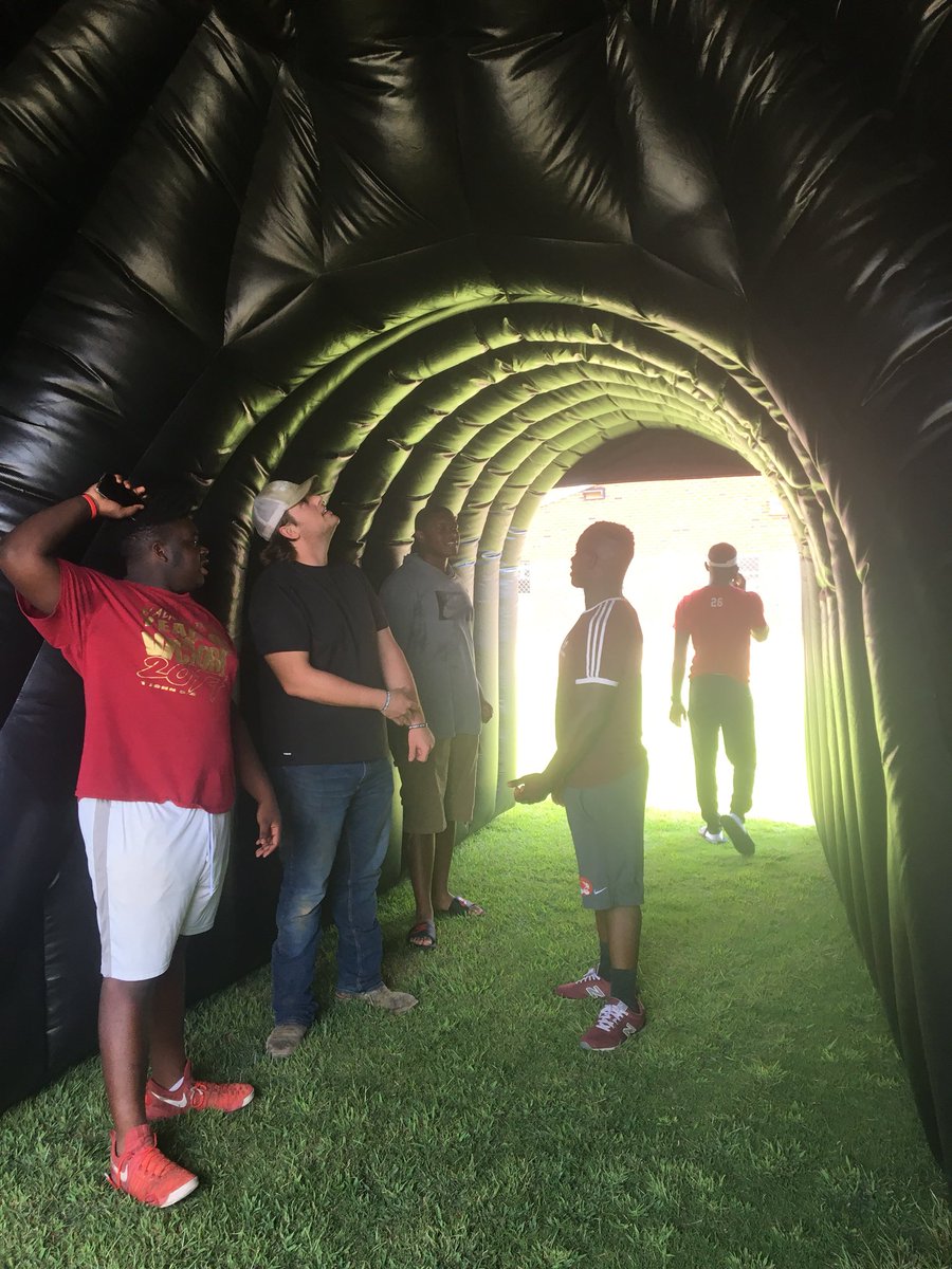 Deanna Lowery tweet media