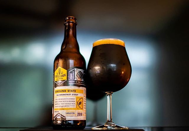 PeteCatKite's tweet photo. Ground State by Bottle Logic. A bourbon barrel aged breakfast stout with Vermont maple syrup, Guatemala Antigua coffee beans and roasted Fortunato cacao nibs. #bottlelogicbrewing #bottlelogic #groundstate #stout #bourbon #barrelaged #bourbonbarrelaged #v… https://t.co/RYHf90cPKF https://t.co/JH6cNtiMwA
