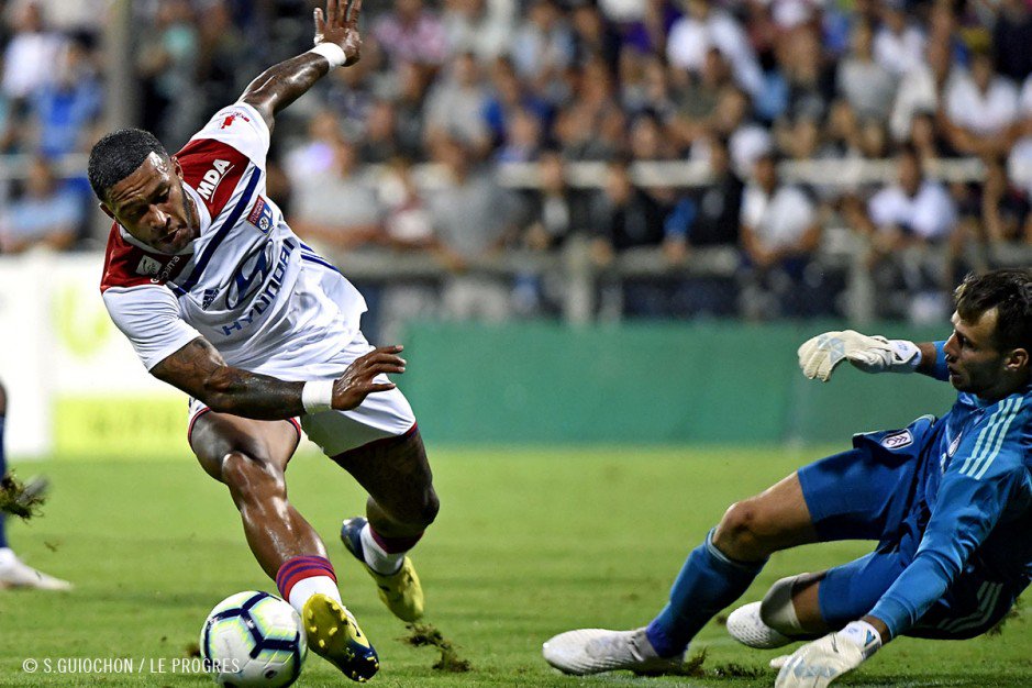 OL_English's tweet photo. ⚽️ @Memphis in action over the weekend 💪🔴🔵
#OLFulham https://t.co/gwBrCEhbMA