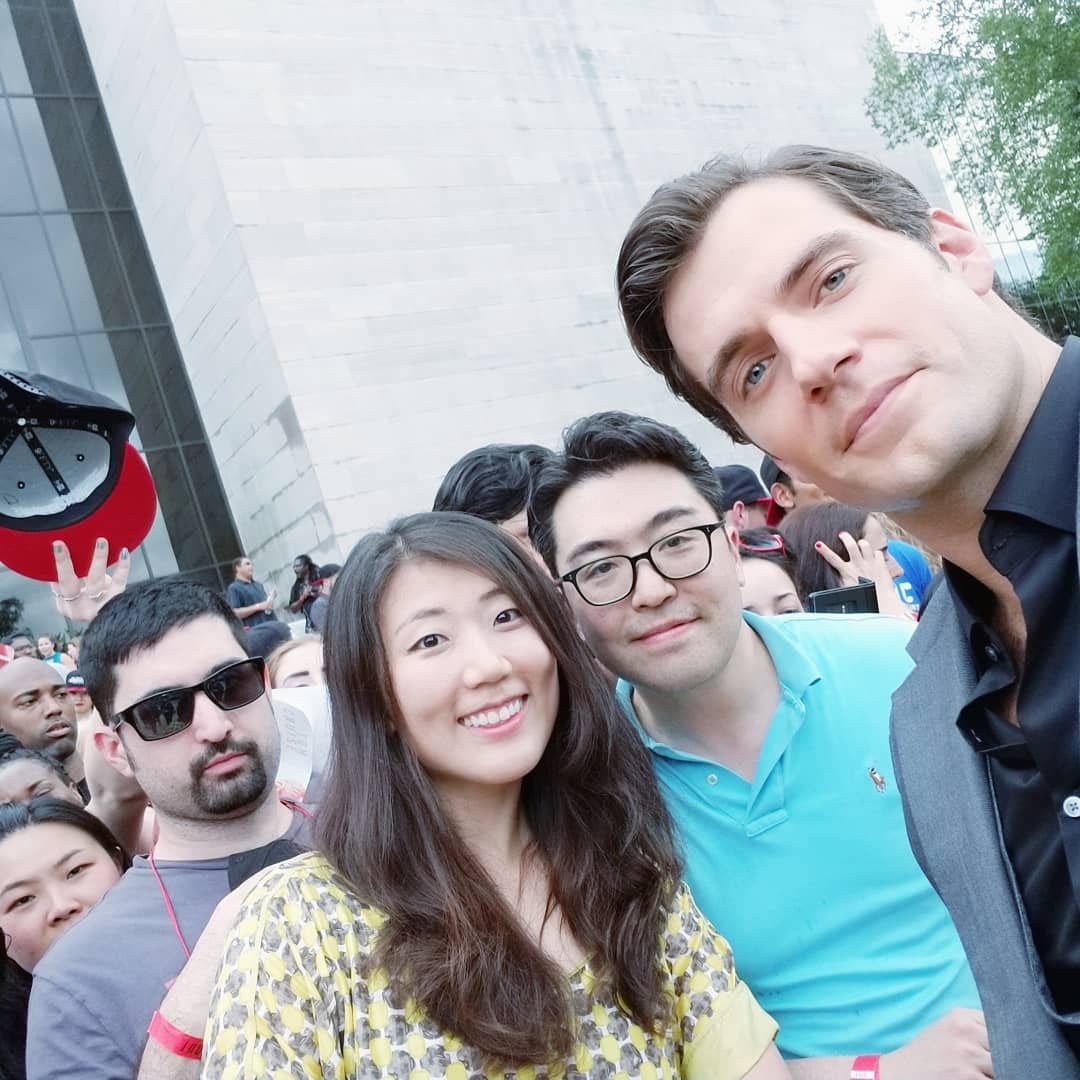 HenryCavillPo's tweet photo. #MIUSPremiere 🇺🇸 | Mais fãs lado a lado com #HenryCavill em Washington DC! --- 📷: caroline_dbi; Jeong Lee; Jennifer Kaiser-Moretty.

#AugustWalker👨🏻⛏ #MissionImpossible #MissionImpossiblefallout #MissaoImpossivel6 #MI6 #TeamHammer #TimeMartelo #MissãoImpossivel https://t.co/Td0TrLrcCH