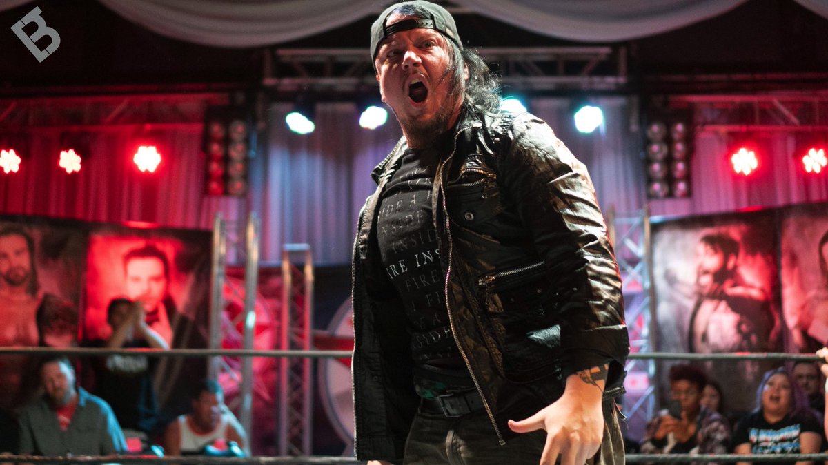 AAWPro's tweet photo. Sami Callihan during his unscheduled appearance and interruption of #AAWUWS 

Photo by: Basil Mahmud (@beezzzzy) 

#AAW #AAWPRO #professionalwrestling #redefined #chicago #illinois #AAWUWS #summer #prowrestling #wrestling #samicallihan #slamxvi #ove #oi4k #ohio https://t.co/PJImYGisIL