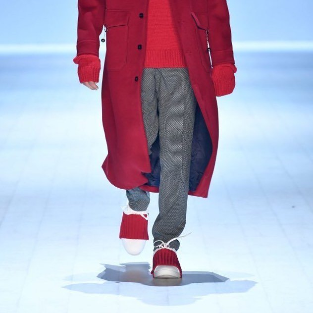 hauturely's tweet photo. Chris Ran Lin at St. George NexGen Resort 2019 #MBFW #StGeorgeNexGen #ChrisRanLin 💋Download Hauturely on the App or Play store https://t.co/4jEvfL1H7f https://t.co/jGw6gasLf2