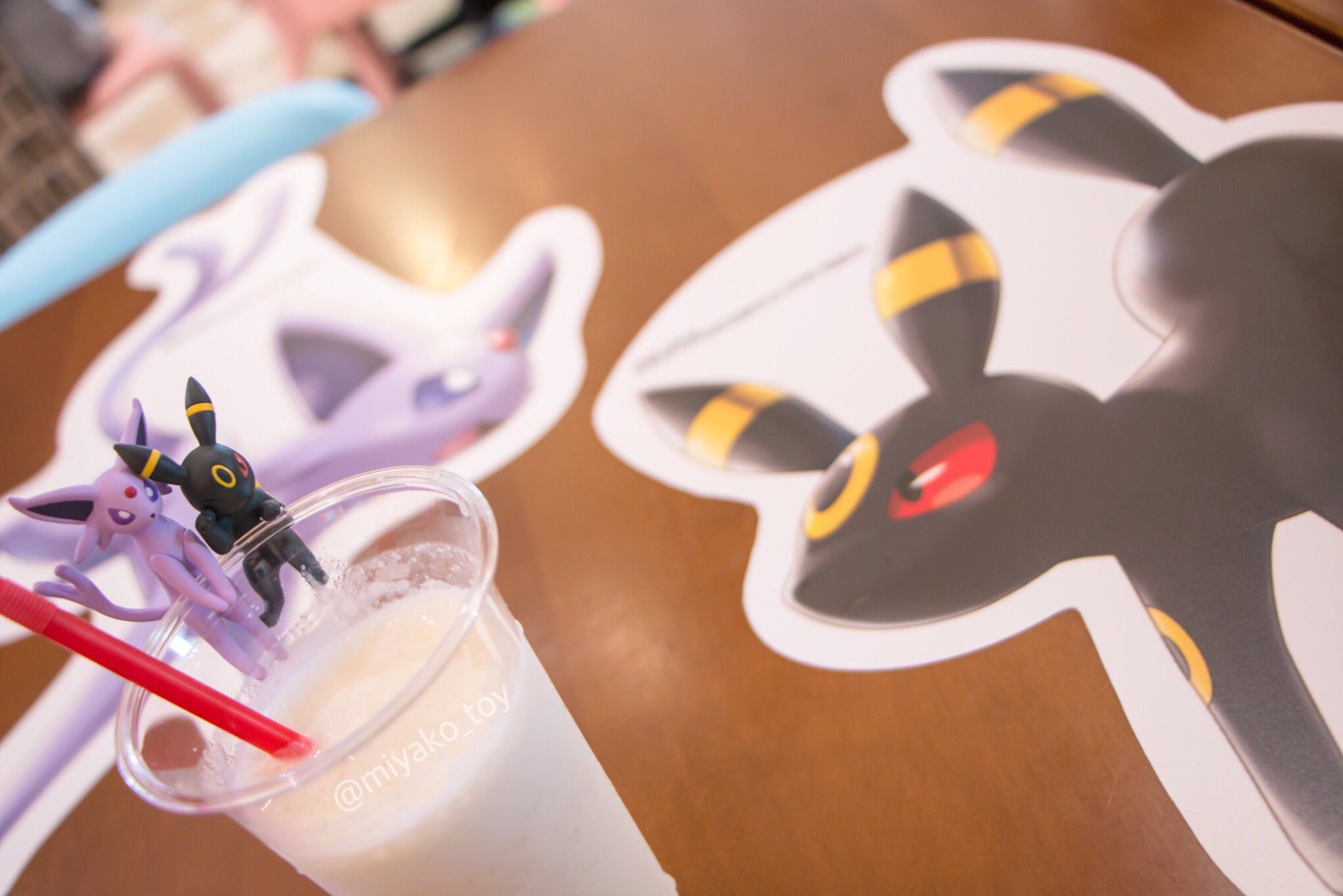 京 On Twitter みなとみらいでイーブイ充しました イーブイケーキ可愛い 1枚目がピカチュウの口からいっぱい出て来てるみたいになってるw好きな進化系はもちろん プロジェクトイーブイ