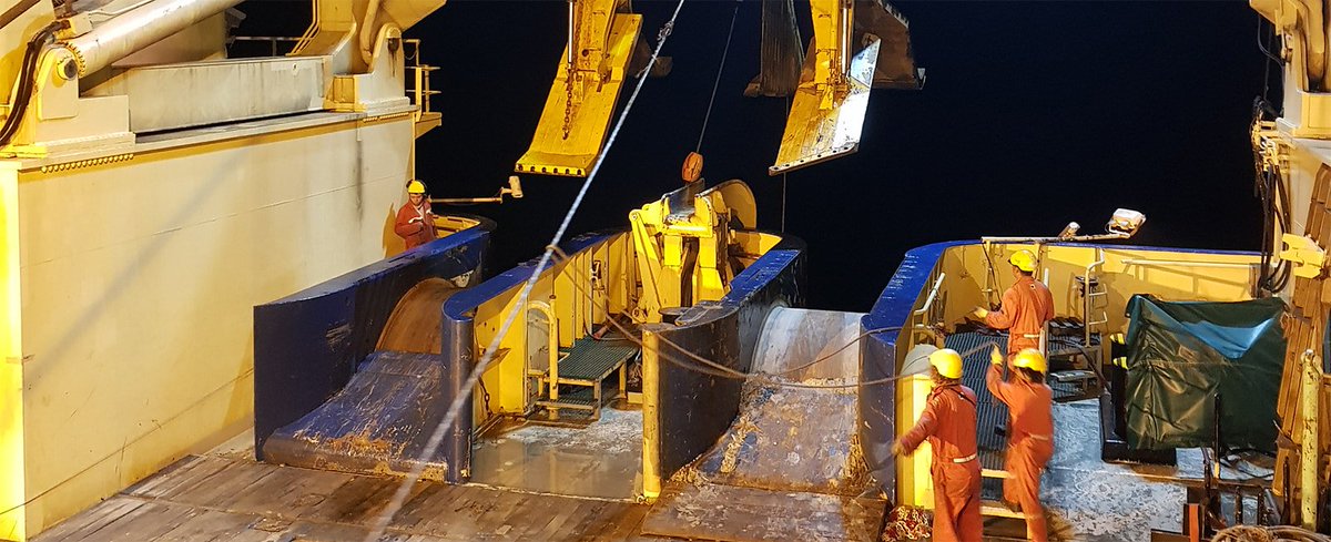 MILESTONE: The cable lay phase of the Australia Singapore Cable is now DONE! 

The final splice has been completed south-east of Singapore; now the project team start the make-ready phase of installation, configuration and testing of the cable system.
australiasingaporecable.com/articles/austr…