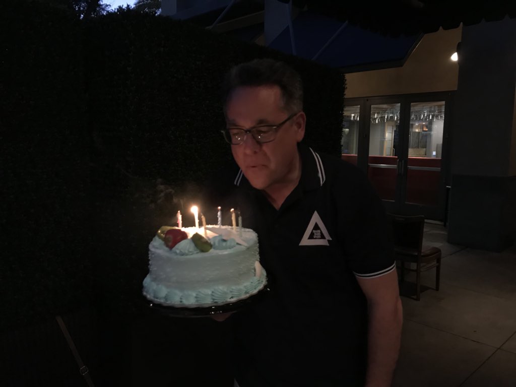 Pierre_Meier's tweet image. Netter Start #Entscheider-Reise #sandiego: #Gettogether mit Geburtstagsständchen für Dr. Josef #Düllings #VKD