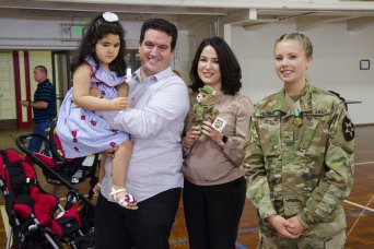 "You saved my daughter's life, I will never forget that."

#USArmy <a href="/NationalGuard/">National Guard</a> medics receive medals for heroically saving child's life.
 go.usa.gov/xUZre