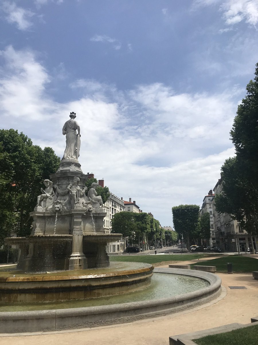 nadi_berman's tweet photo. favorite places this summer: lyon, cavalaire, &amp; paris 🌷🥂💗💫 https://t.co/oGyiTRW9p1