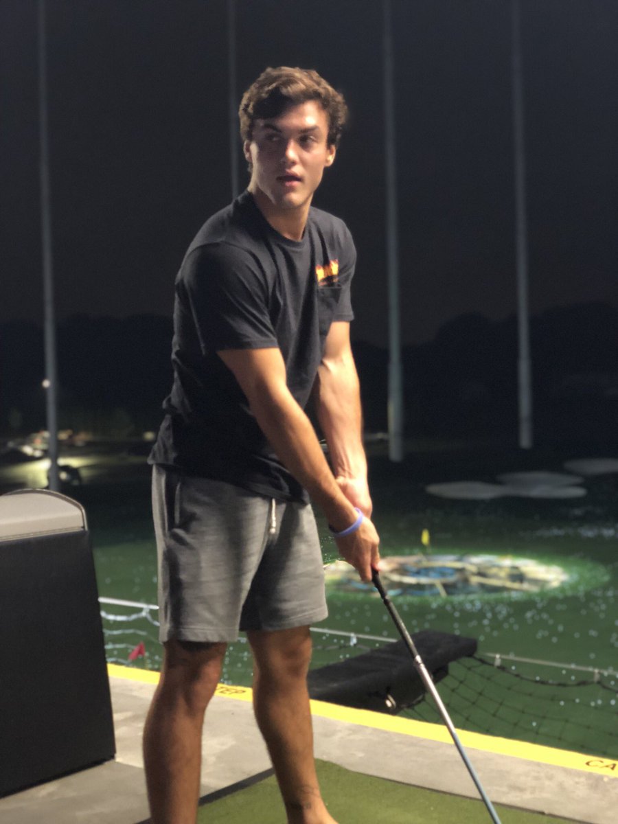 RyanAbe's tweet photo. How far do you think his ball went https://t.co/CqGaAE7XGv