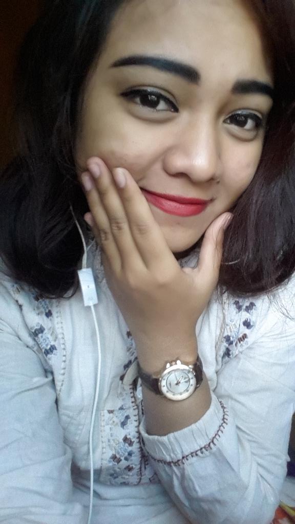 di senyum senyumin aja. tetap saja kurang gula 😜😊