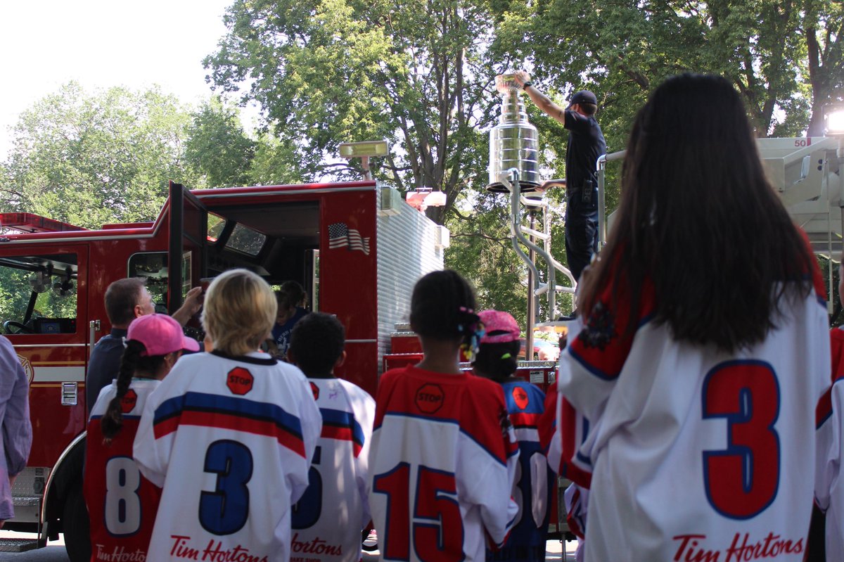 dinomights's tweet image. So awesome to have a chance to hang out with the Stanley Cup on Saturday! Thanks to Brian MacLellan of the @Capitals for sharing part of your day with The Cup with us and the community! #StanleyCup @HerbBrooksFDN